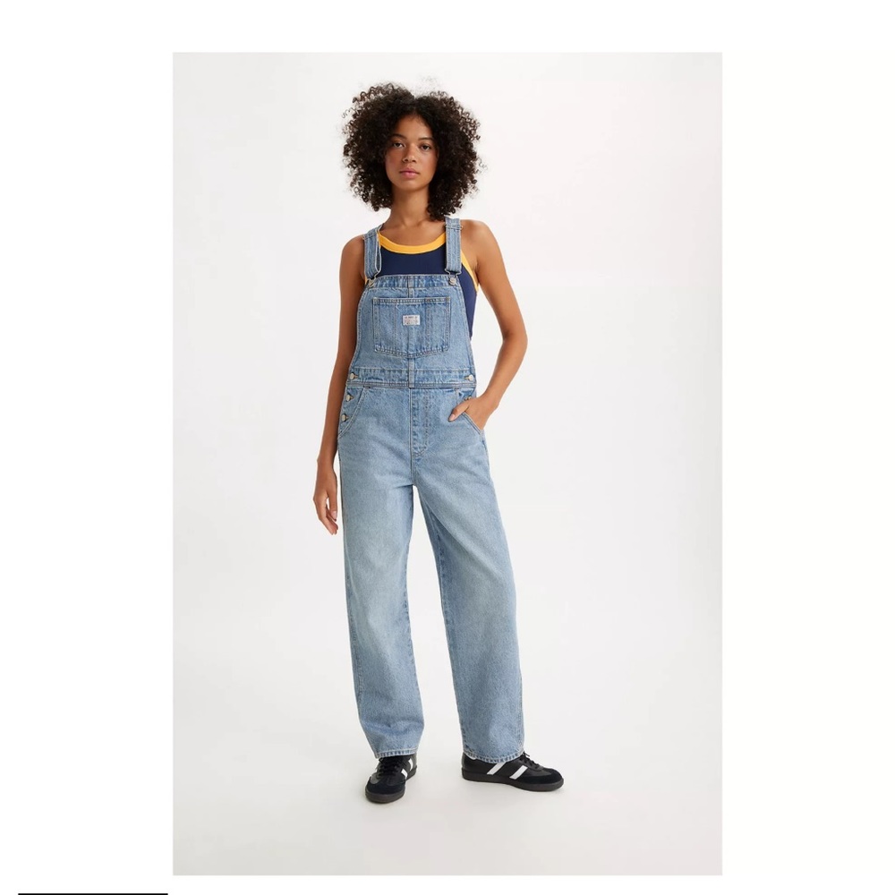 Levi’s Vintage Women’s Overalls sz M